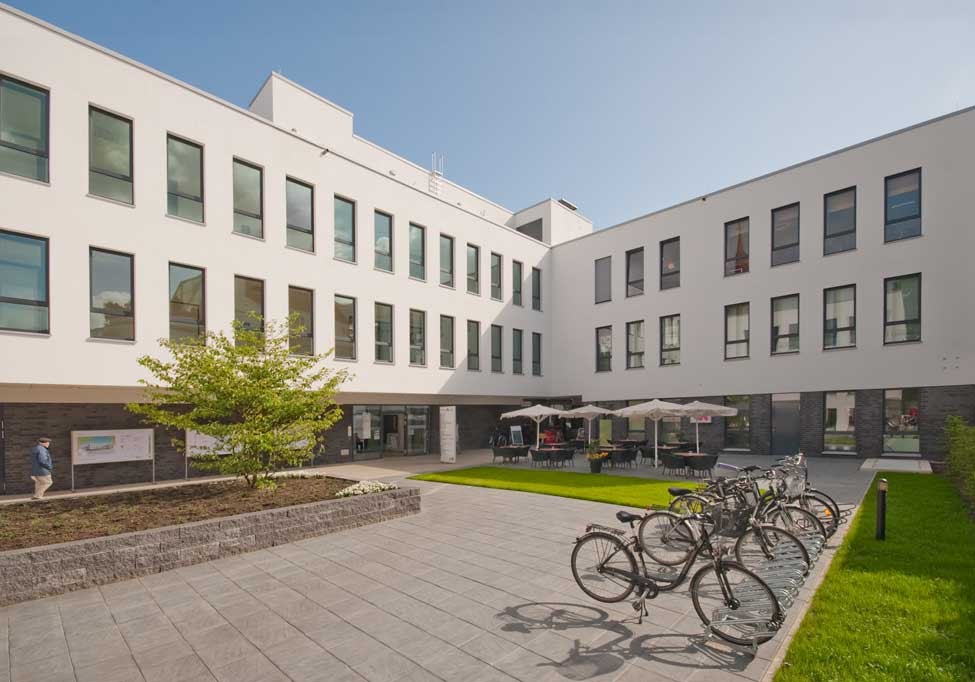DELMENHORST: Gesundheitszentrum am Krankenhaus ST. JOSEPH STIFT / Health center at Clinic ST. JOSEPH STIFT • 05-2012