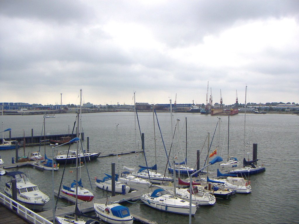 Cuxhaven - Blick in den Freihafen/Amerikahafen