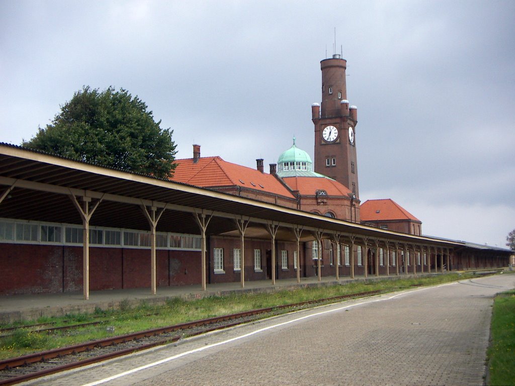 Cuxhaven - Hapag-Hallen (Schienenseite)