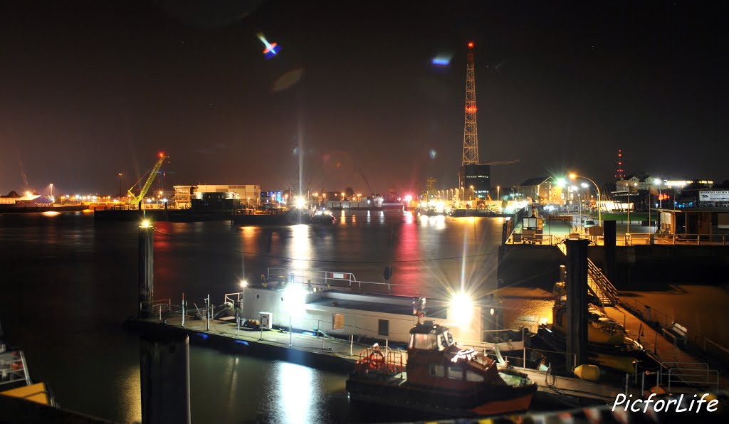 am Pier 8