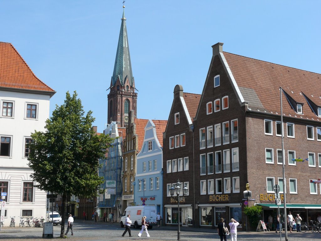 Lüneburg Markt Blick zur Nicolaikirche