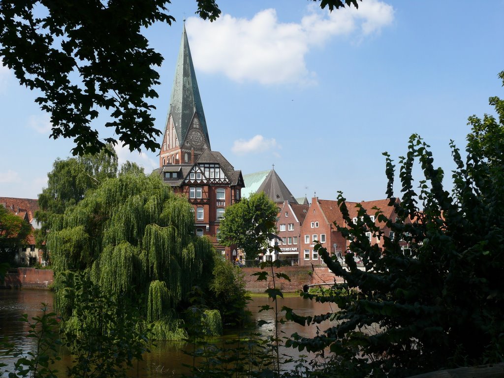 Lüneburg Ilmenau mit Johanniskirche