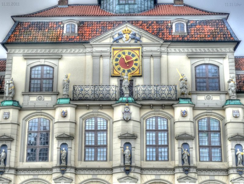 Lüneburgs Rathaus - das schönste im Norden - am Martinstag - 11.11.11.  11:11 - Karnevalsanfang und weit und breit keine Narren!