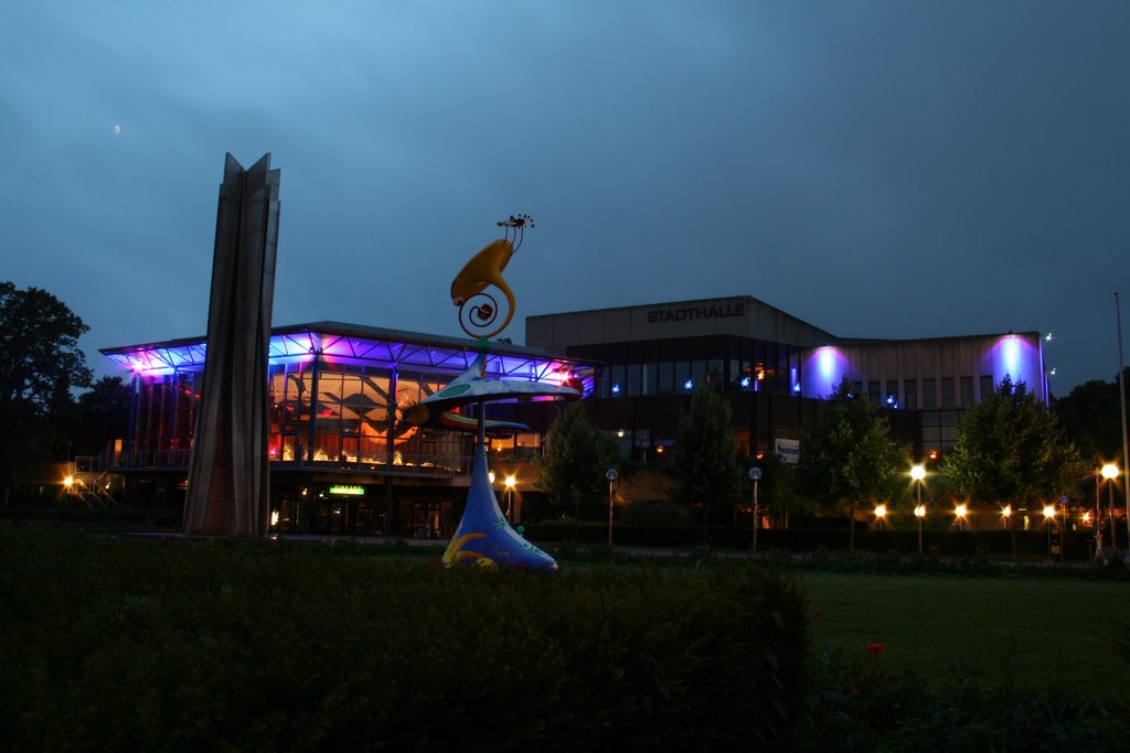 Stadthalle bei Nacht Juni 2007