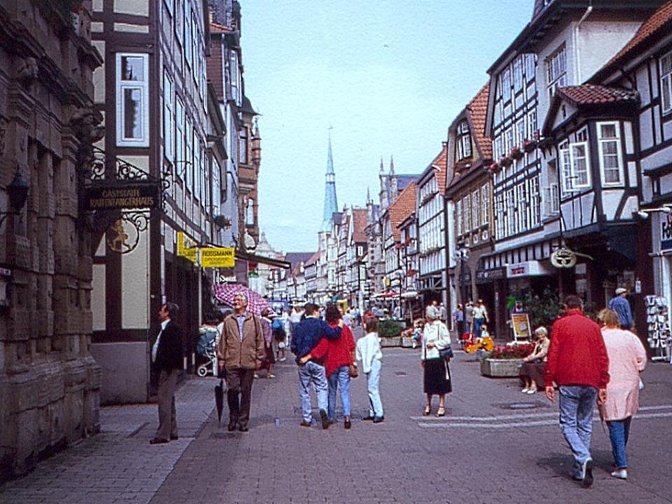 HAMELN RATTENFANGERHAUS -  1988 EL MASNOU(BARCELONA) A NORDKAPP AMB VESPINO (CICLOMOTOR-MOPED-MOFA)