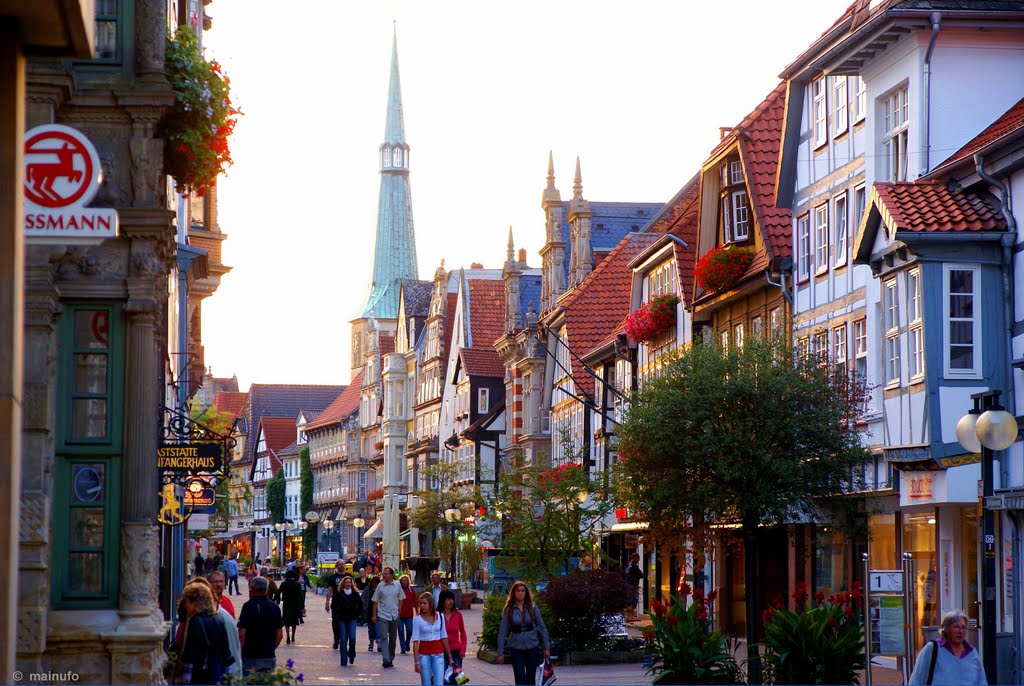 Evening in the Shopping Street 2009
