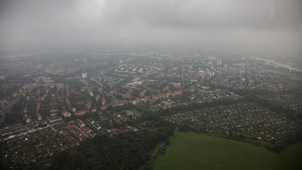 Luftaufnahme | Blick über  Salzgitter Lebenstedt und Kleingarten kolonien im Regen
