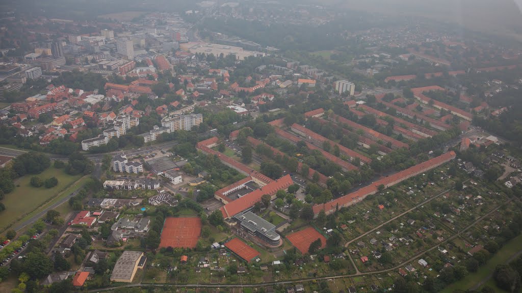 Luftaufnahme | Kleingarten Kolonie "Fuhsetal" | Tennisplätze | Siedlung | Salzgitter Lebenstedt