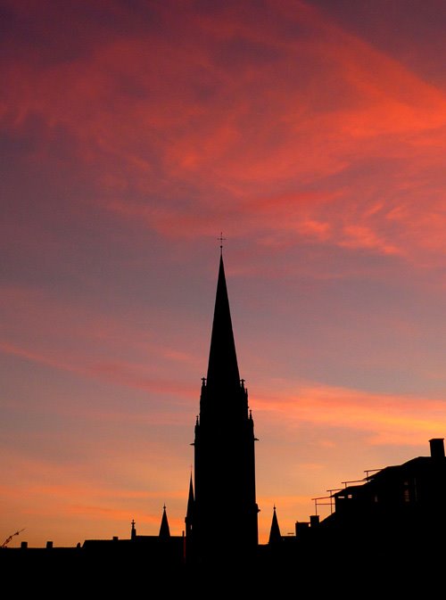 Turm der Marienkirche im Sonnenuntergang