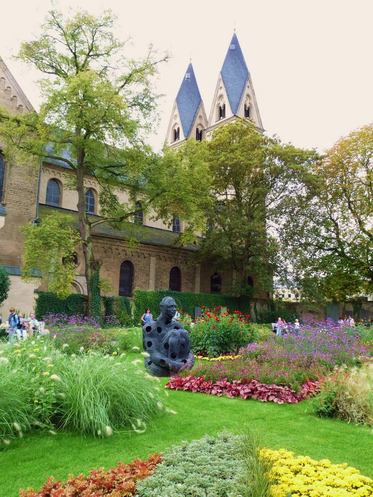 Whistling statue.  Gewijd aan Carla van der Meijden