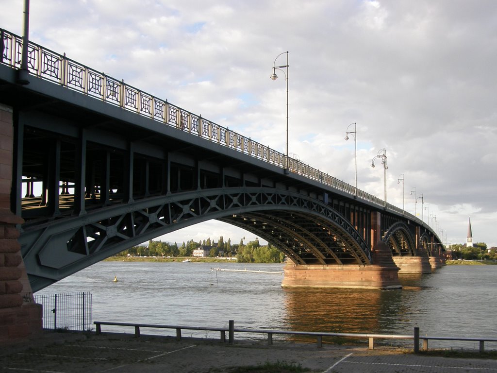 Theodore Heuss Brücke