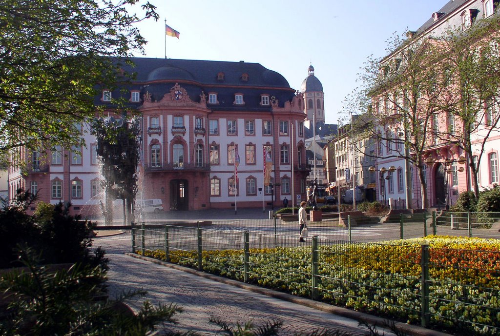 Schillerplatz im Frühling