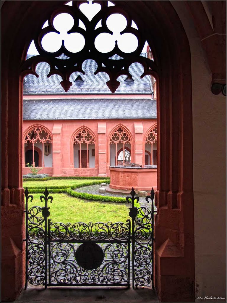 St. Stephan, Mainz, Kreuzgang