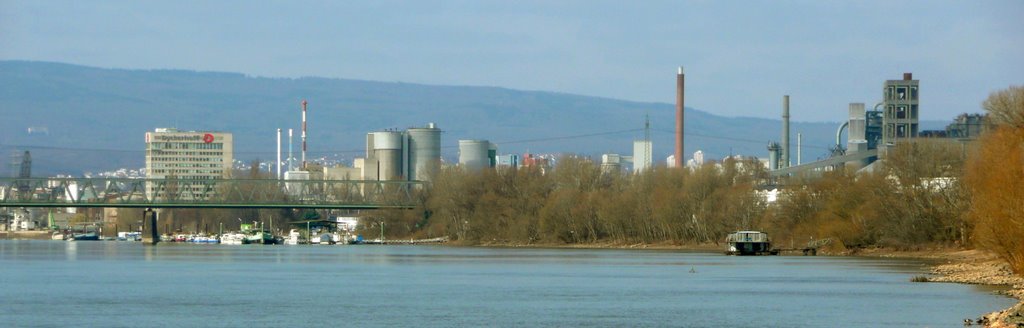 Mainz-Amöneburg bei Wiesbaden, Panorama des Industrieufers