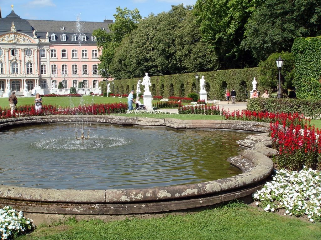ALEMANIA  Jardines del Palacio del Príncipe Elector, Tréveris