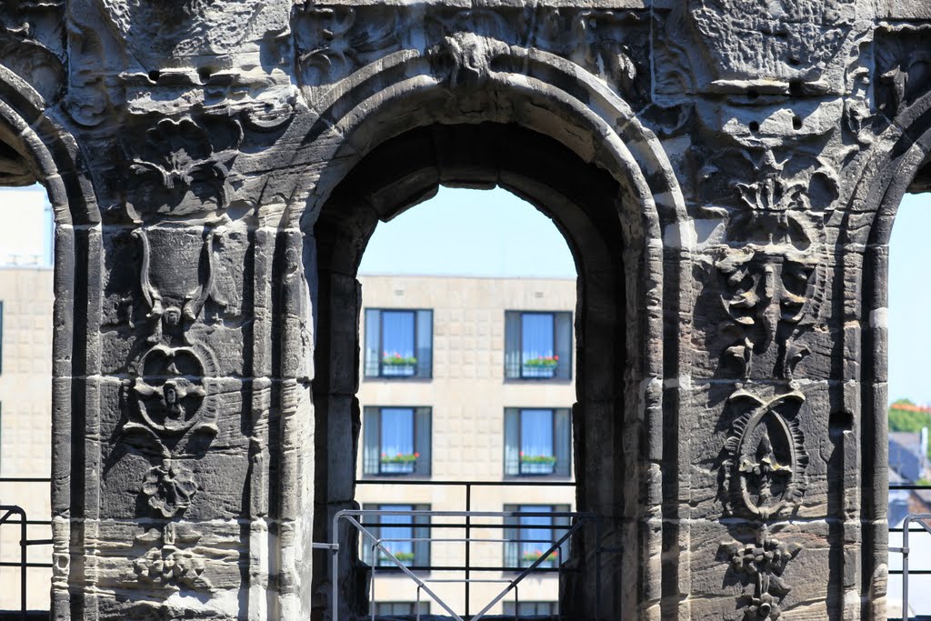 Porta Nigra, Germanisch durchdringt Römisch ;-)