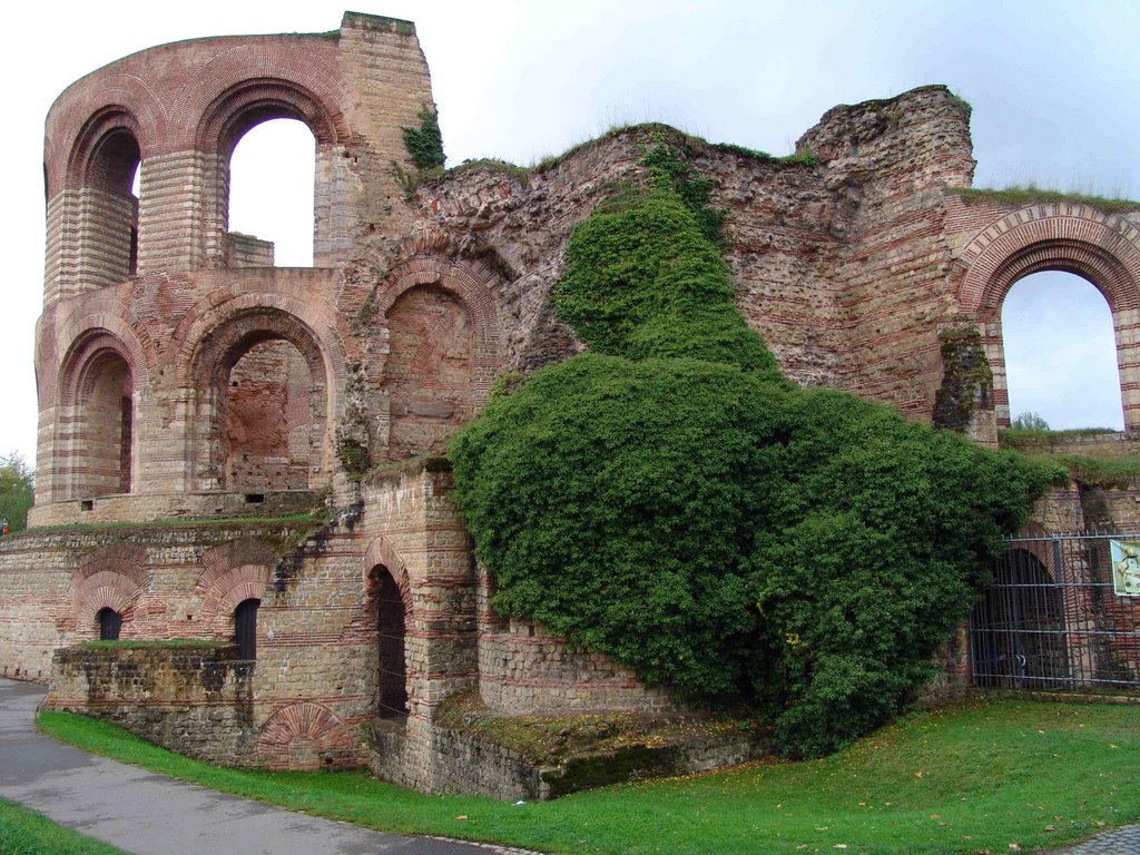 Trier Kaisertherme / Treves - ruins of emperor thermea (frontside/entry)