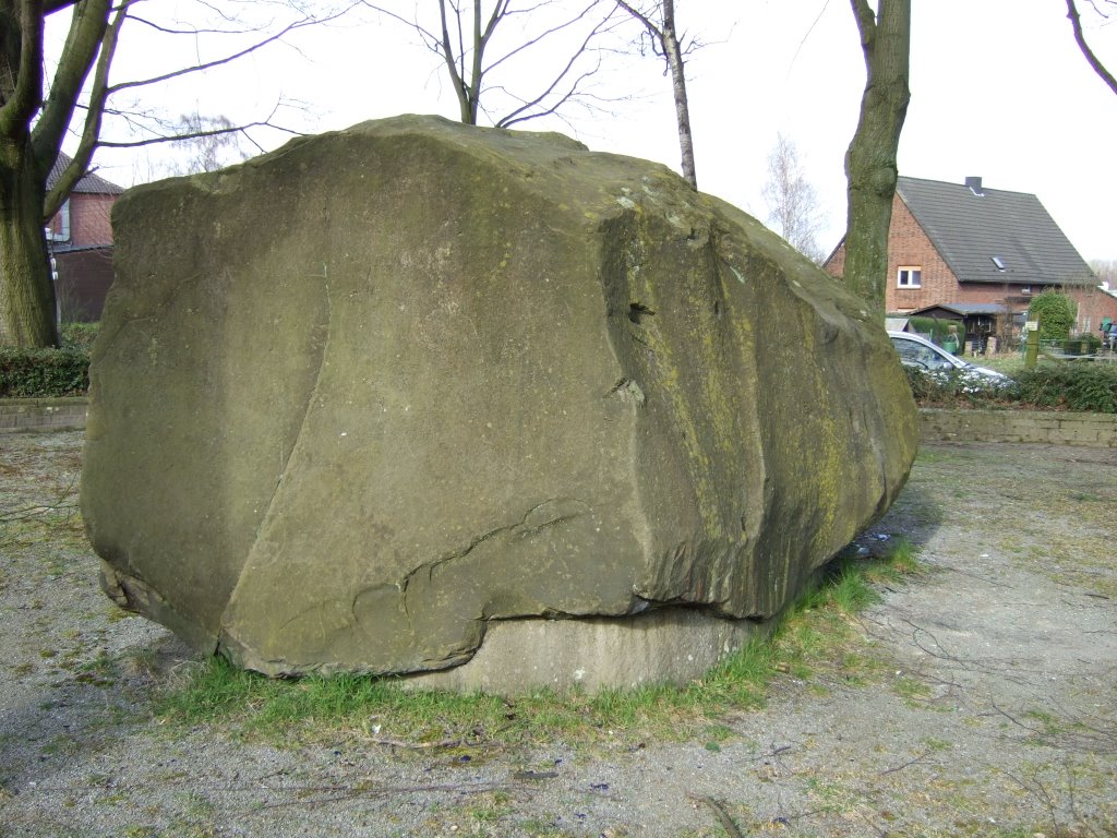 Dicker Stein Ahlen