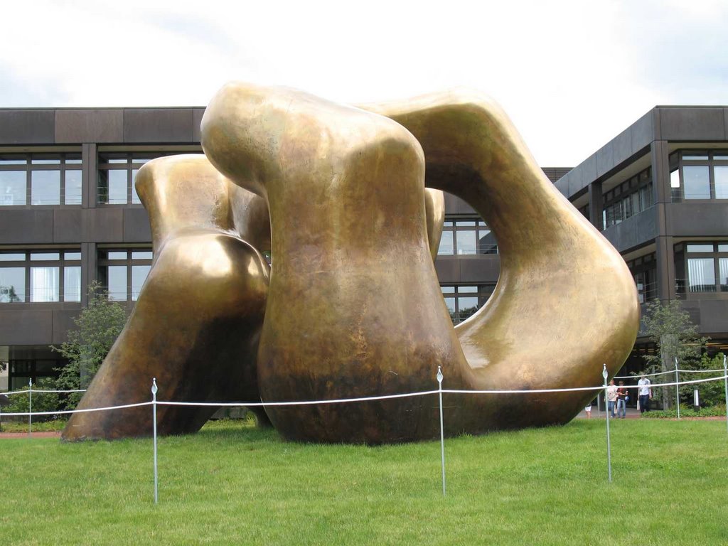 Bonn, Henry Moore, Plastik Two Large Forms