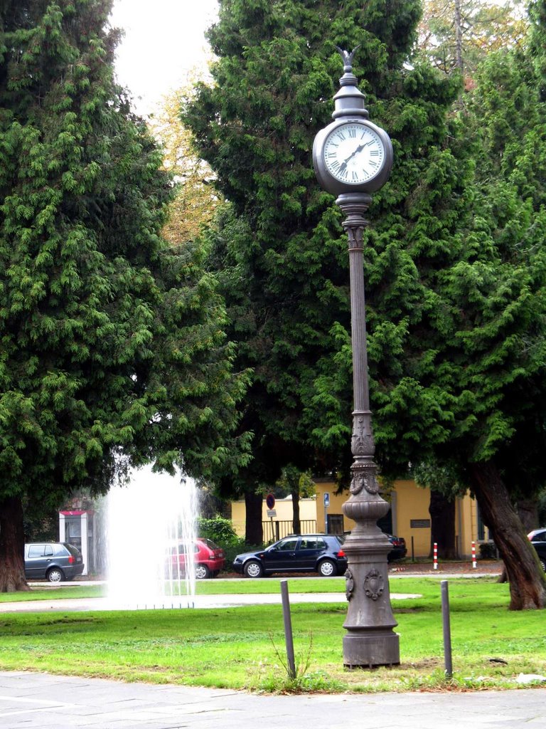 Standuhr Bonn Beethovenplatz