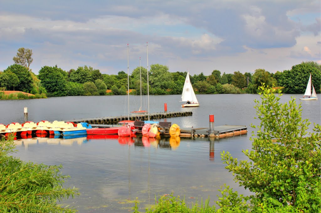 Bootssteg am Aasee / Landing stage in the Aasee