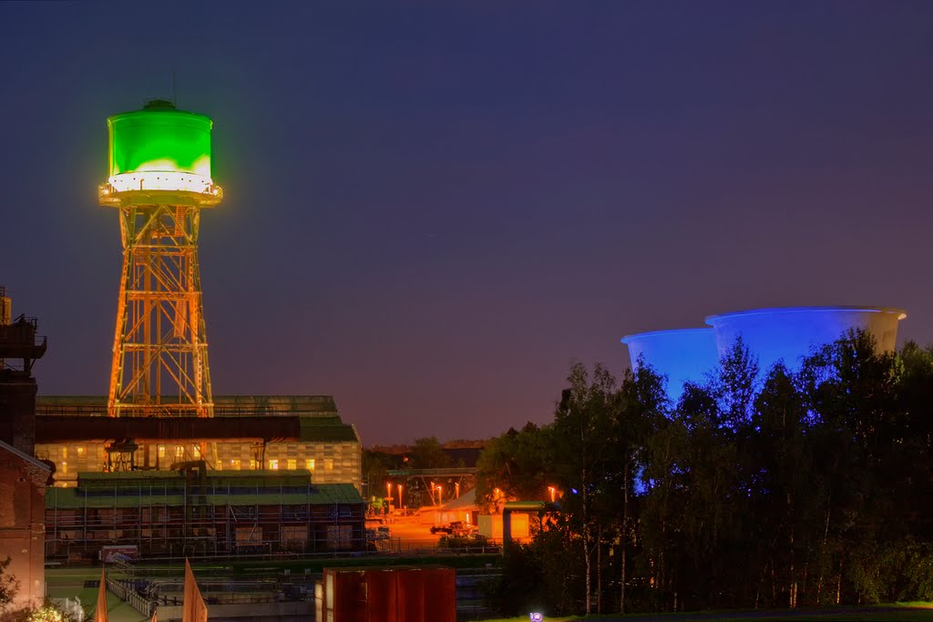 ╠╦╩╣ Jahrhunderthalle im Vorbeiflug