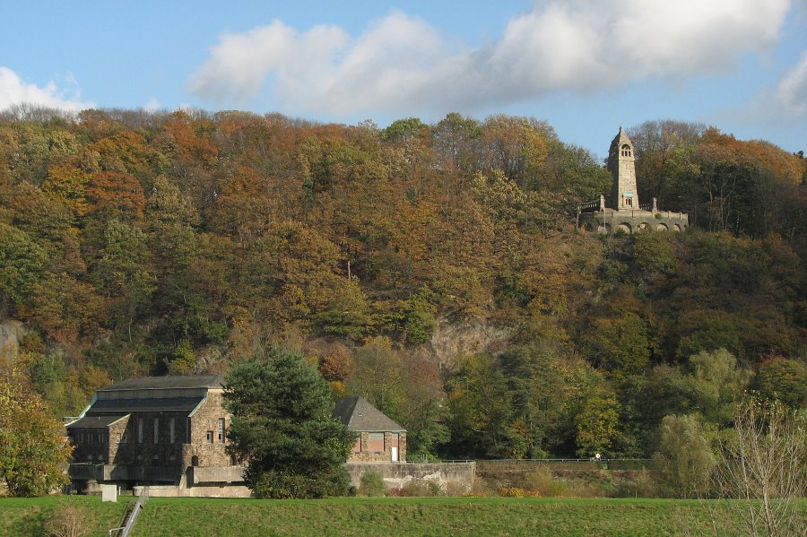 Witten:Laufwasser-Kraftwerk und Bergerdenkmal