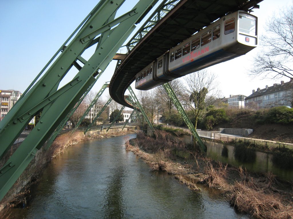Schwebebahn