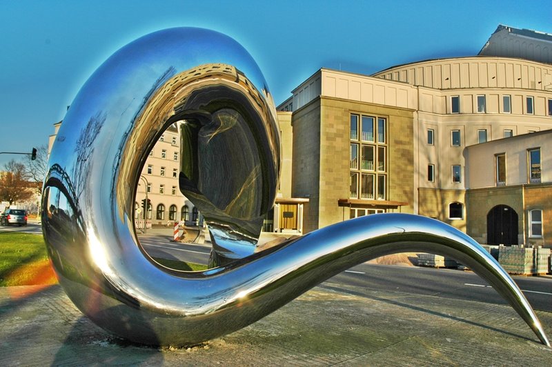 Opera und Kaulquappe in Wuppertal