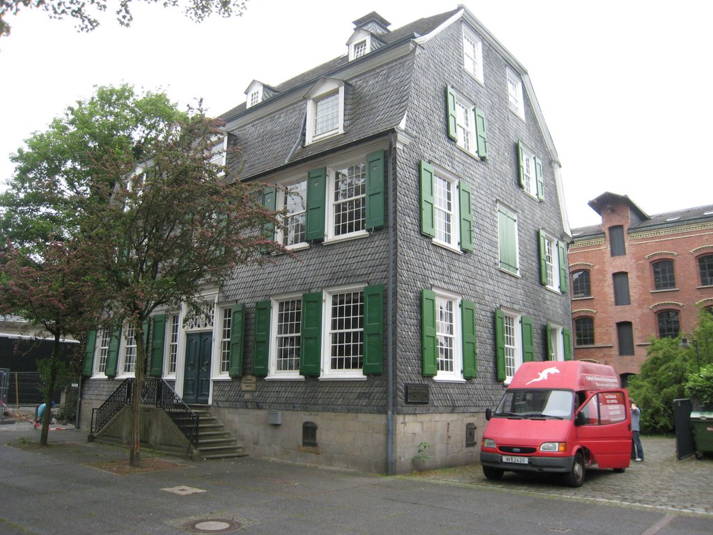GEBURTSHAUS FRIEDRICH ENGELS SEN. erbaut 1775