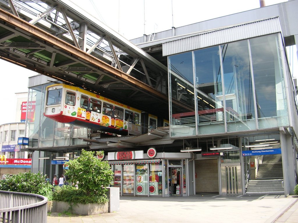 Wuppertal - Schwebebahn - Station "Alter Markt" (20.06.2007)