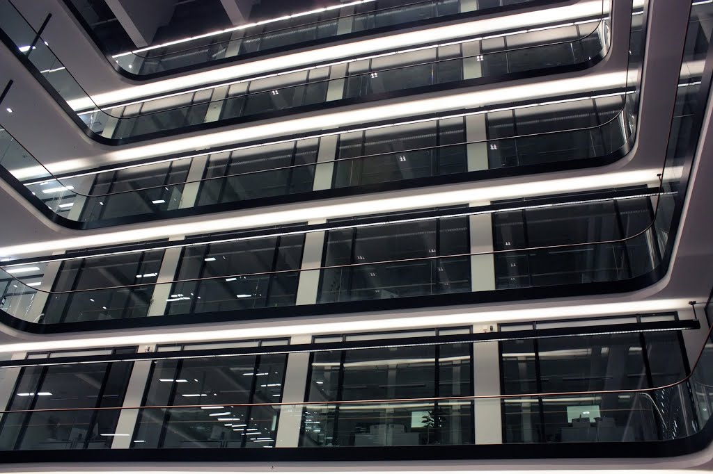 Bauhausarchitektur hinter Backsteinfassade