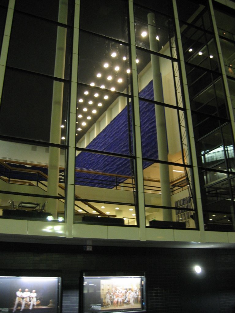 Yves Klein im Musiktheater
