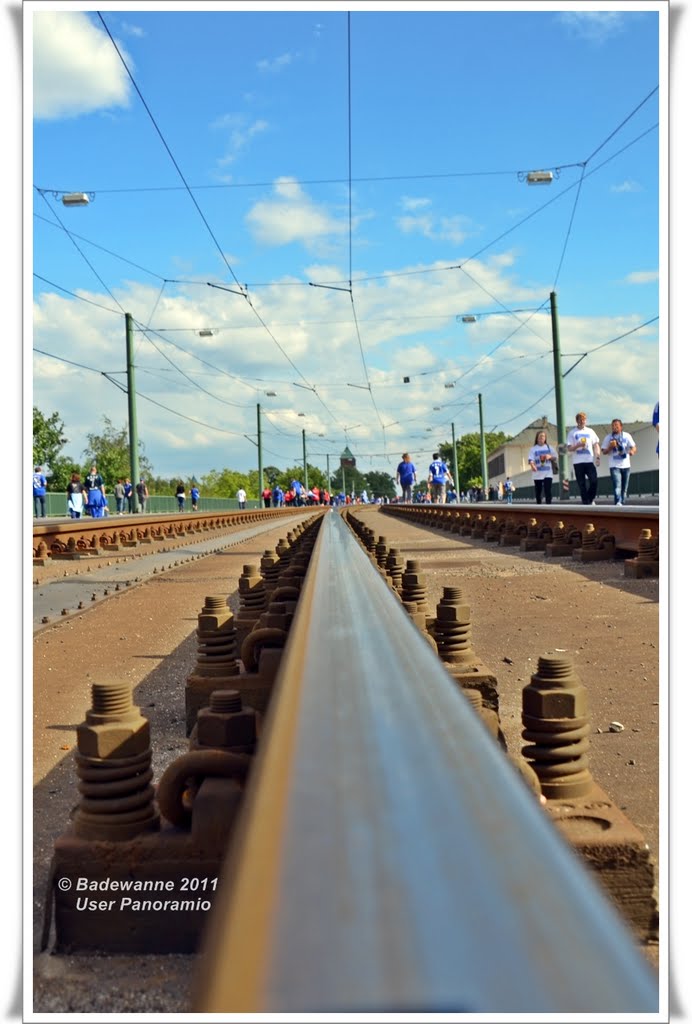 ¤{B} - Nur gut, das gerade keine Bahn kommt _ Gelsenkirchen Schalke