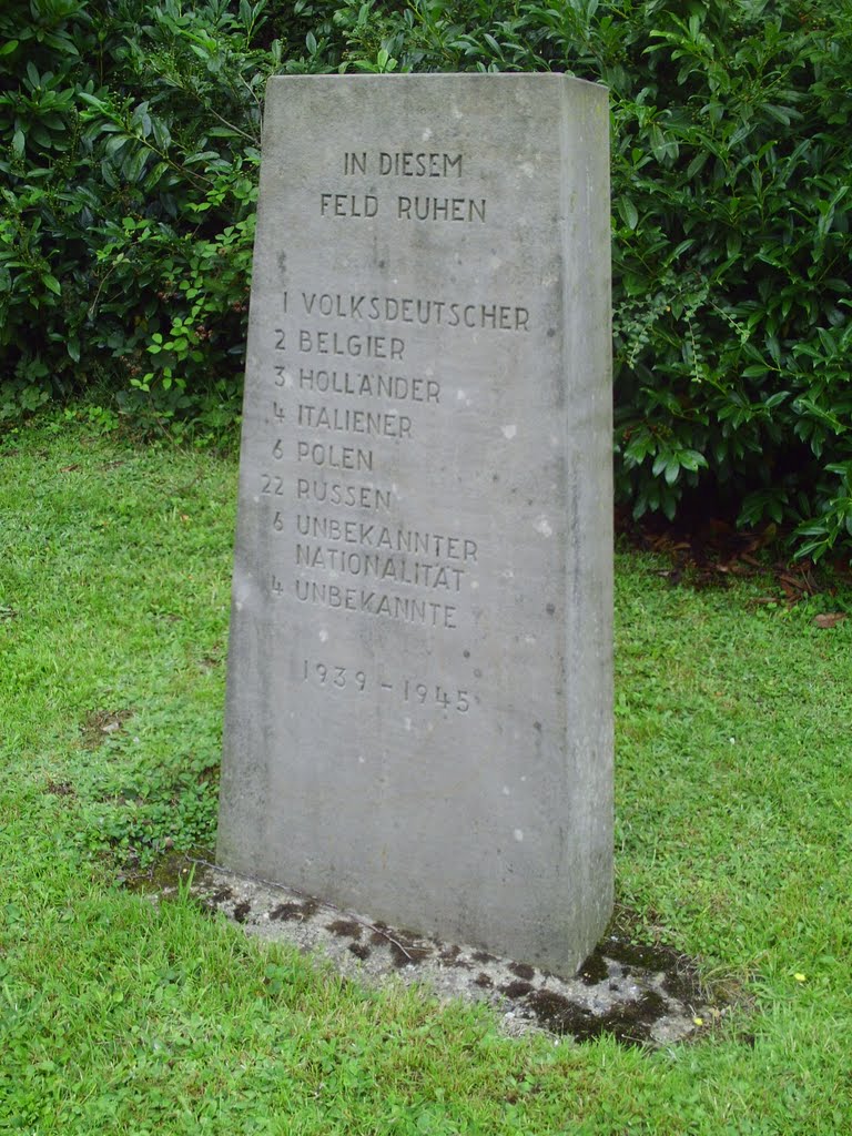 Mass war grave