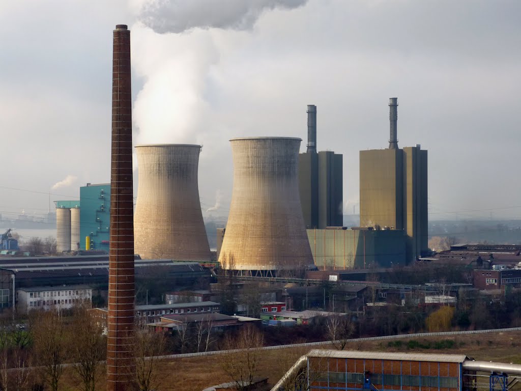 Das Gaskraftwerk Huckingen von der Landmarke aus (Duisburg-Wanheim-Angerhausen) / 28.01.2012