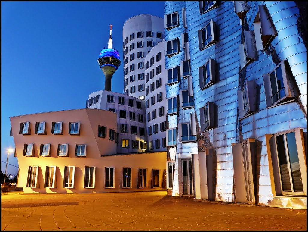 Blue Planet Düsseldorf - Blue Hour in  Medienhafen - Frank O. GEHRY Buildings and Rheinturm - 6 sec.- - [By Stathis Chionidis]