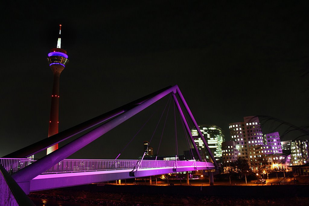 Hafenbrücke Düsseldorf by www.zeche.org