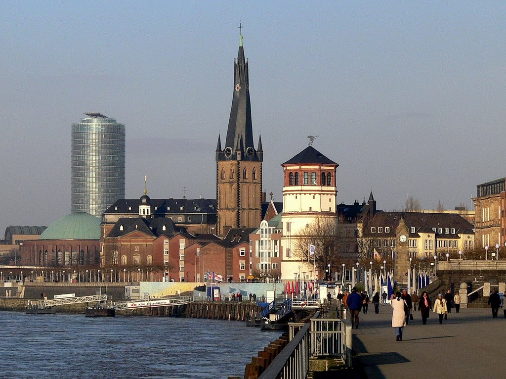 Ka/ Düsseldorf Rheinpromenade