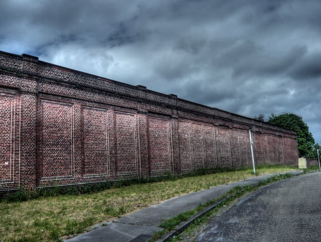 Wir hatten einfach noch Mauer übrig . . .