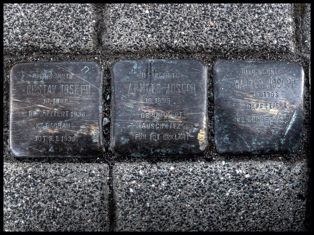Gustav Joseph geboren: 2. Juli 1890 in Solingen, gestorben: 3. Januar 1939 im KZ Dachau - Arnold Joseph: geboren: 8. Juli 1895 in Solingen, gestorben: im KZ Auschwitz, verschollen - Walter Joseph: geboren: 20. Mai 1903 in Solingen, gestorben: verschollen
