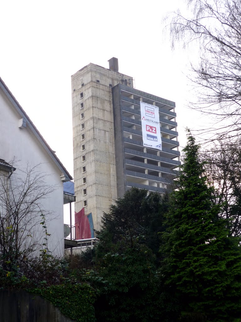Das ehemalige Turmhotel kurz vor der Sprengung (Solingen) / 18.12.2011