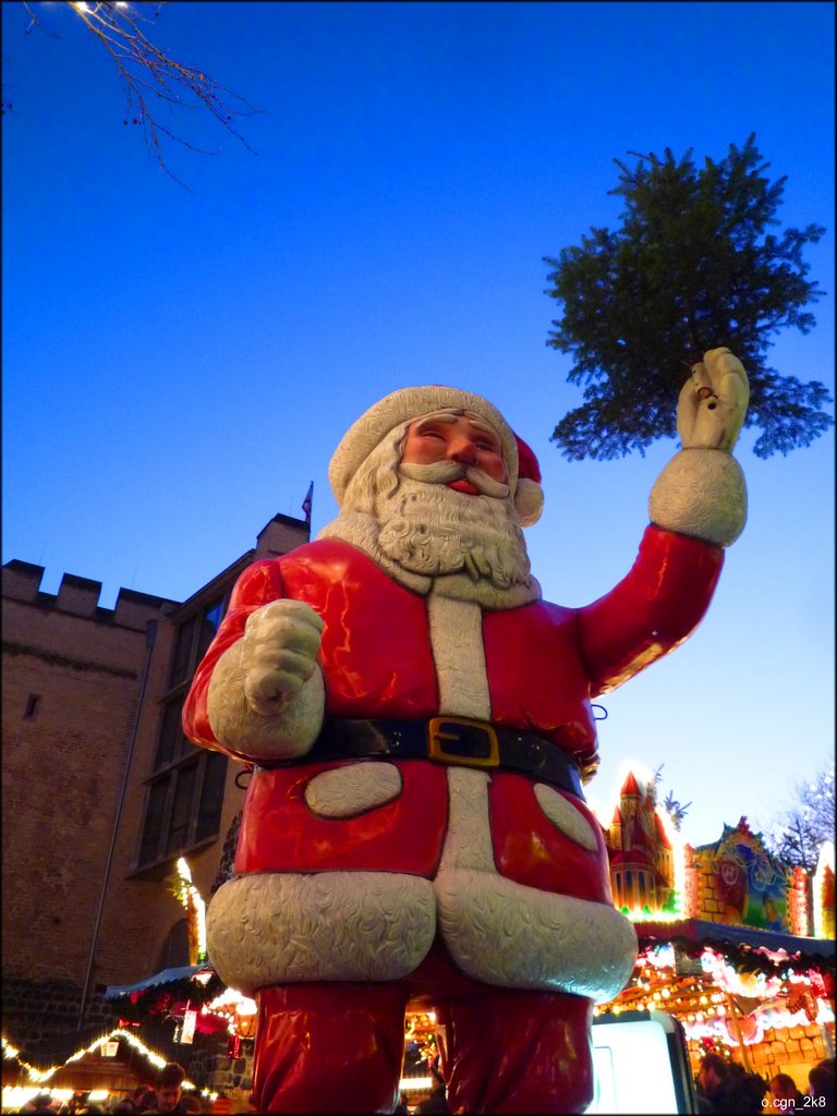 Nikolaus auf dem Weihanchtsmarkt am Rudolfplatz
