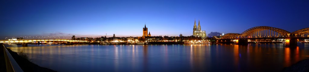 Rheinpanorama mit Hohenzollernbrücke, Kölner Dom, Groß St. Martin und Deutzer Brücke