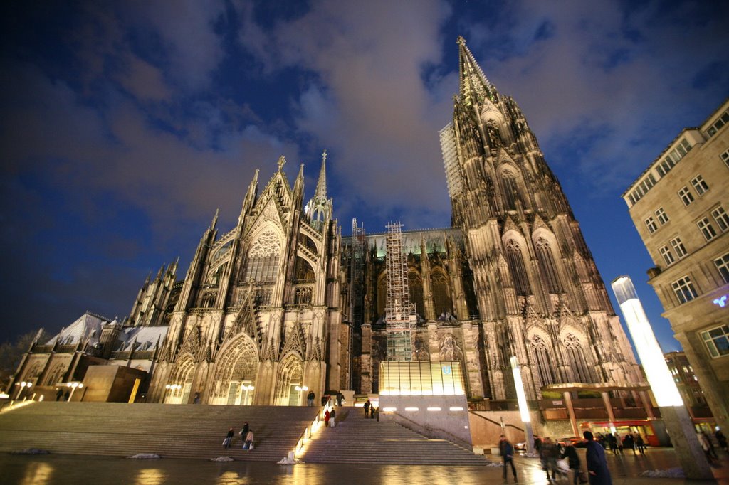 Kölner Dom at night, March 2008