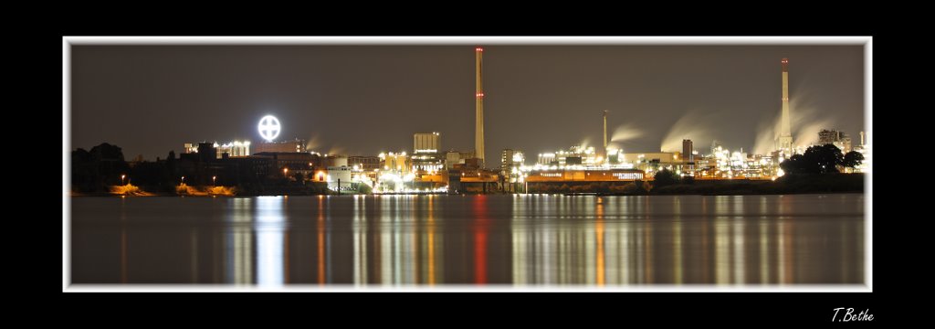 Bayer Uerdingen bei Nacht