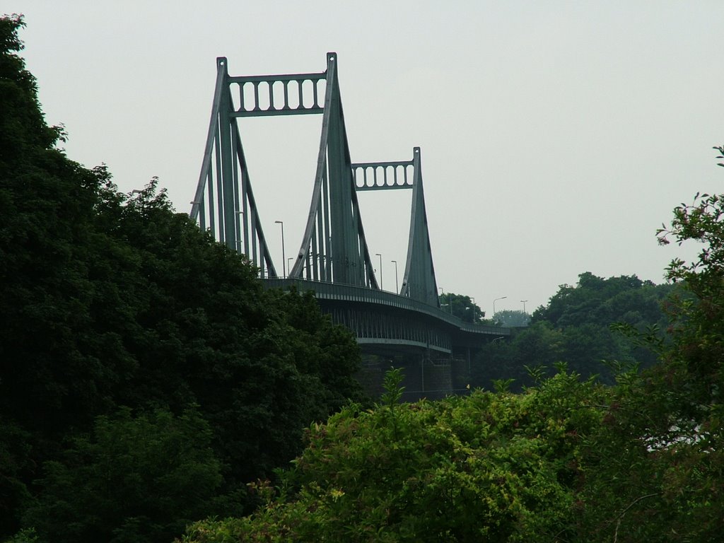 Rheinbrücke bei Krefeld
