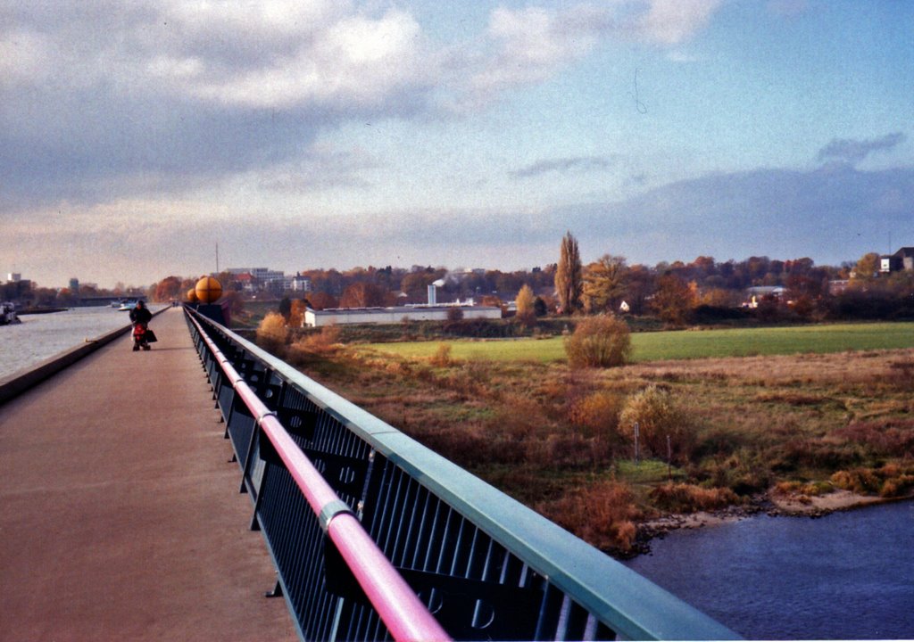 Minden, Wasserstrassenkreuz Oben Mittellandkanal/ unten Weser