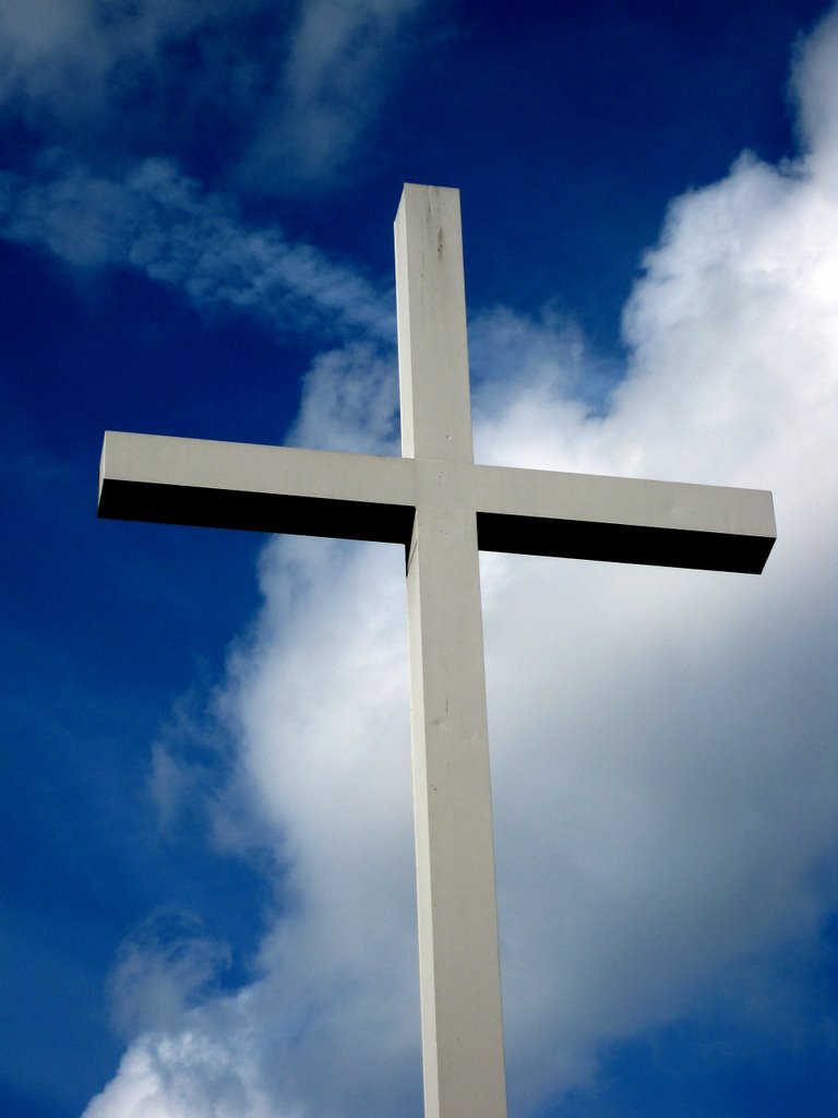 Silent Prayer  (Crucifix on main cemetery - Kreuz auf dem Hauptfriedhof) (2008)