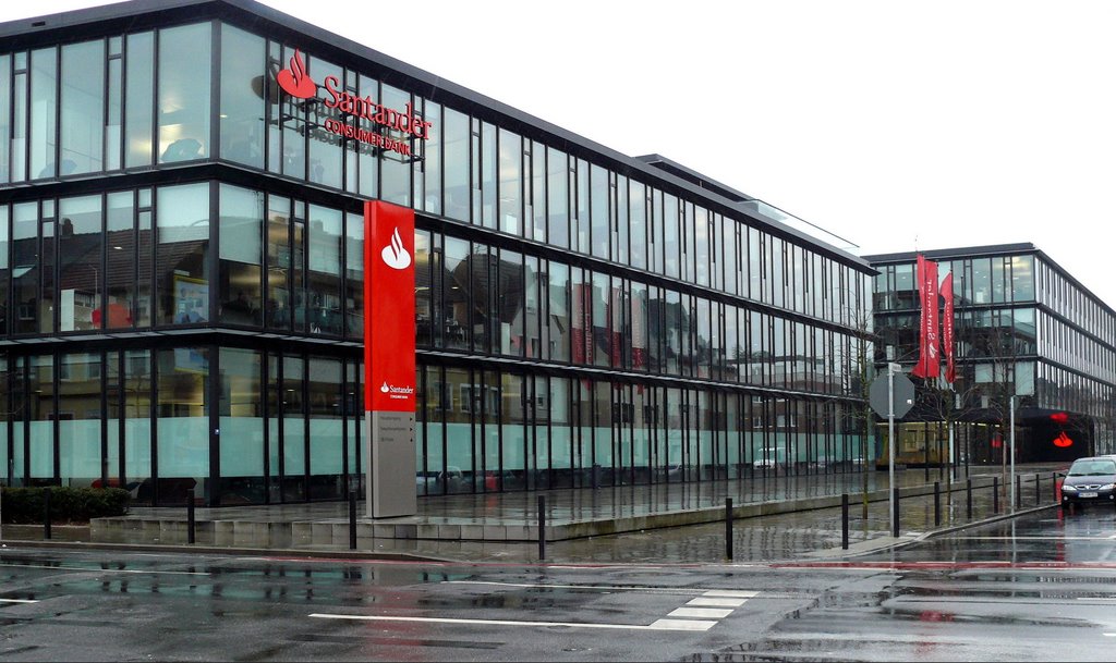 Bank im Regen
